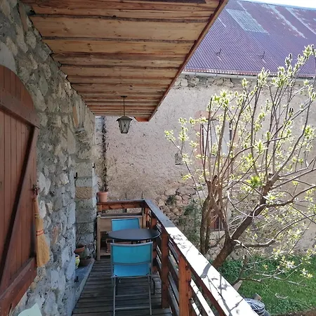 Bed & Breakfast Maison De Pierre Et De Bois